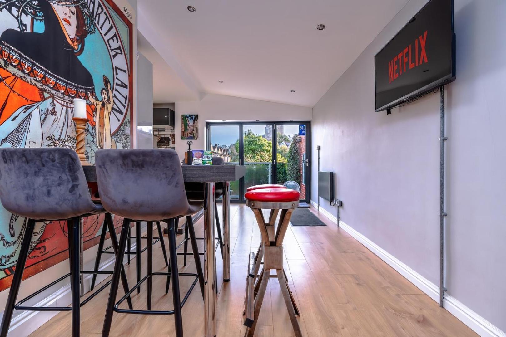 Luxury 2-Bed Serviced Apartment With Sauna Bristol Exterior photo